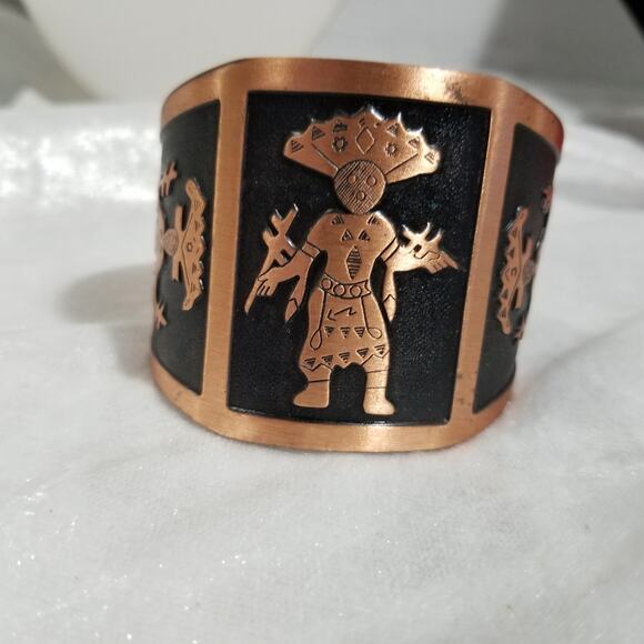 Vintage copper Kachina dancer cuff bracelet 1.1422 - Picture 2 of 13
